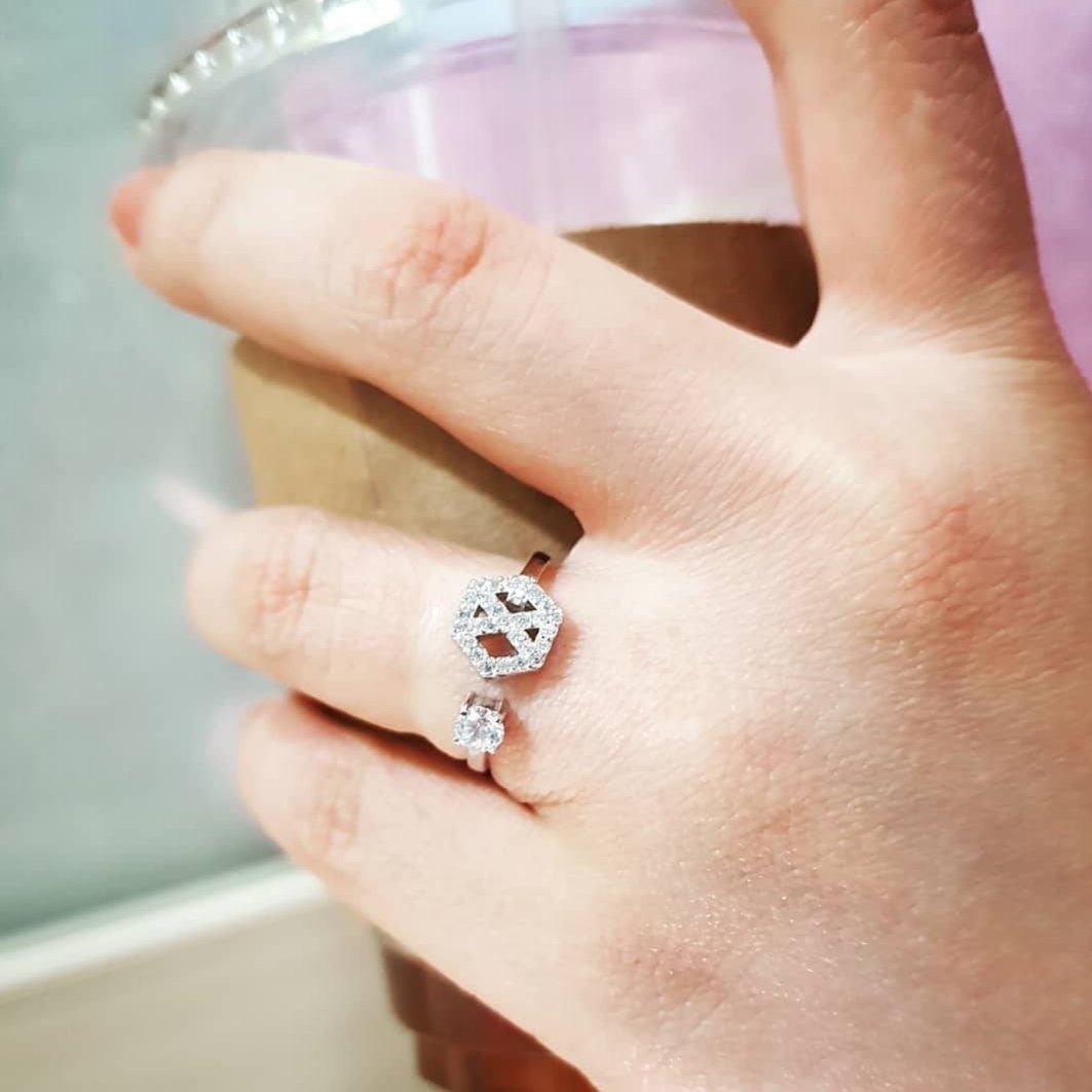 ixtyxry's tweet photo. [HELP RT | MY G.O] 
EXO UNOFFICIAL RING (Korea Factory Made)
RM65 - Ring + Box 
2nd payment needed (EMS + Local Postage)

Dateline : 31 Oct - 15 Nov 
Form : https://t.co/9BEfRryTFC https://t.co/wpzobzA4yV