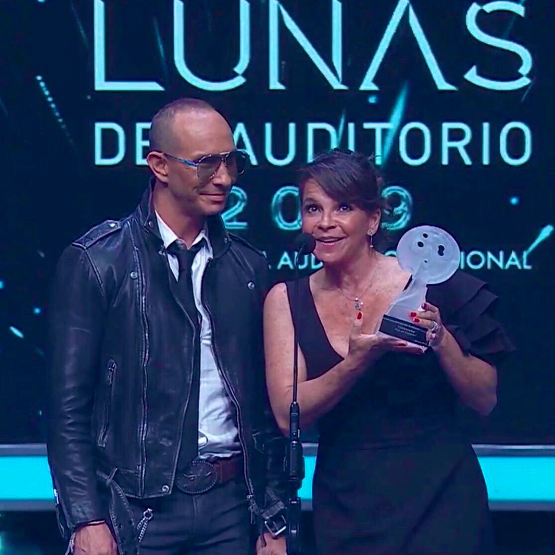 marianagarza70's tweet photo. GRACIAS GRACIAS GRACIAS #TourJuntos💙💛 @AuditorioMx 🌙#Lunas2019  •GENERACIONES TIMBIRICHE• GRACIAS, POR HACER PARTE DE SUS VIDAS NUESTRAS CANCIONES.  
EN NOMBRE DE MIS HERMAN@S Y MÍO @alixbauer @bennyibarra @DiegoSchoening @erikrubin @SashaSokol  🙏🏽 https://t.co/MfQxoT9nDj