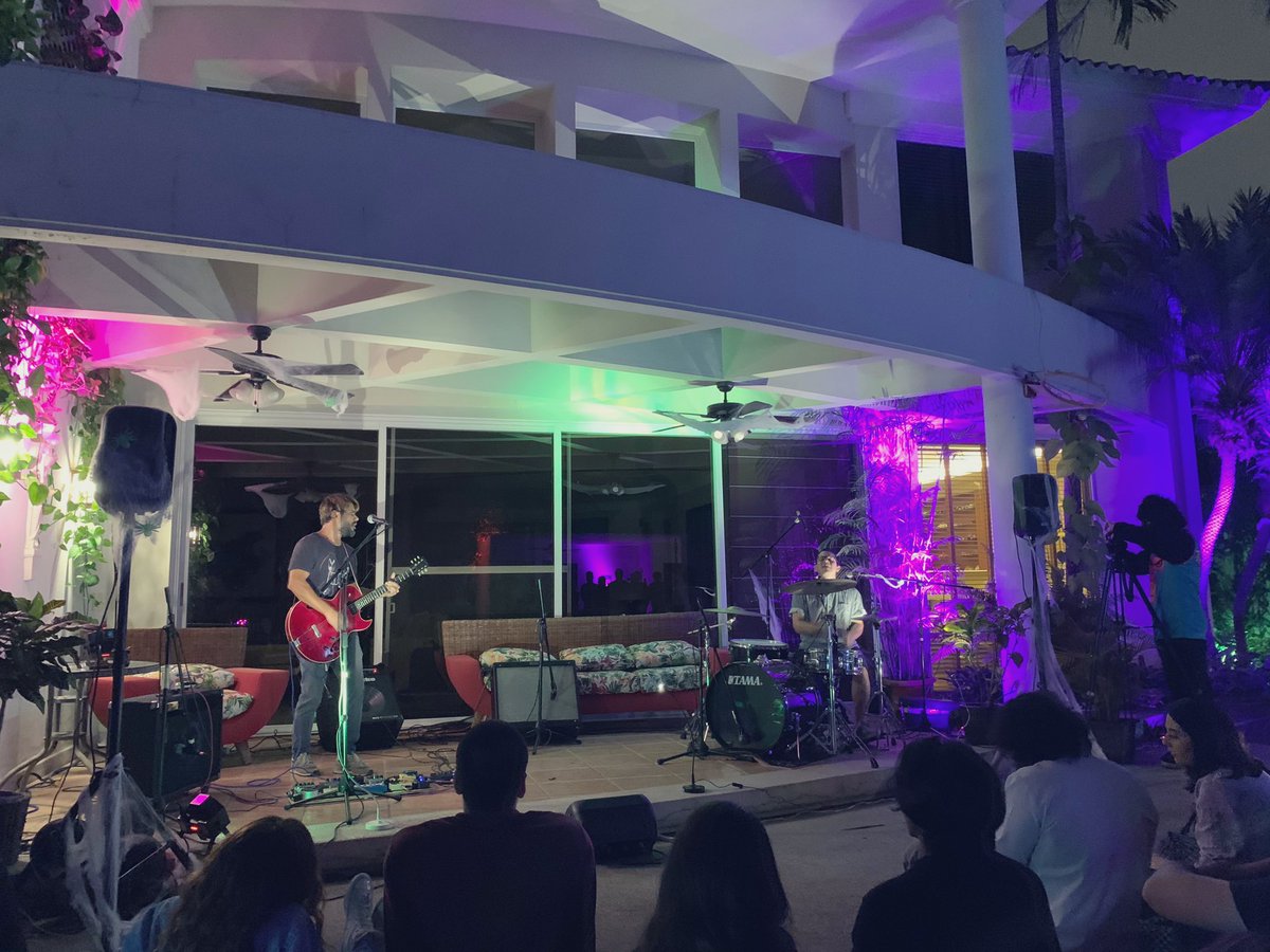 Los Pescados vuelven a las tablas con un cierre espectacular en nuestra edición de octubre. 🐠✨ #SofarSounds #SofarGuayaquil