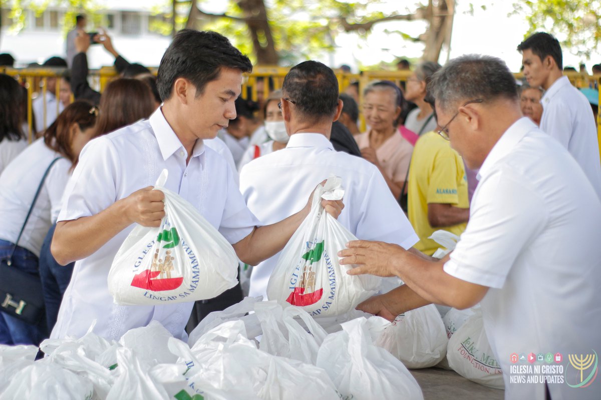 INCNews_Updates's tweet photo. In participation of the Worldwide Aid to Humanity or #LingapsaMamamayan event, brethren in the Ecclesiastical District of Bataan and their guests promptly gathered at Barangay Malaya, Mariveles. People in the area received goodie bags.

#IglesiaNiCristo #WeAreOneWithEVM https://t.co/JKDASMQOkq