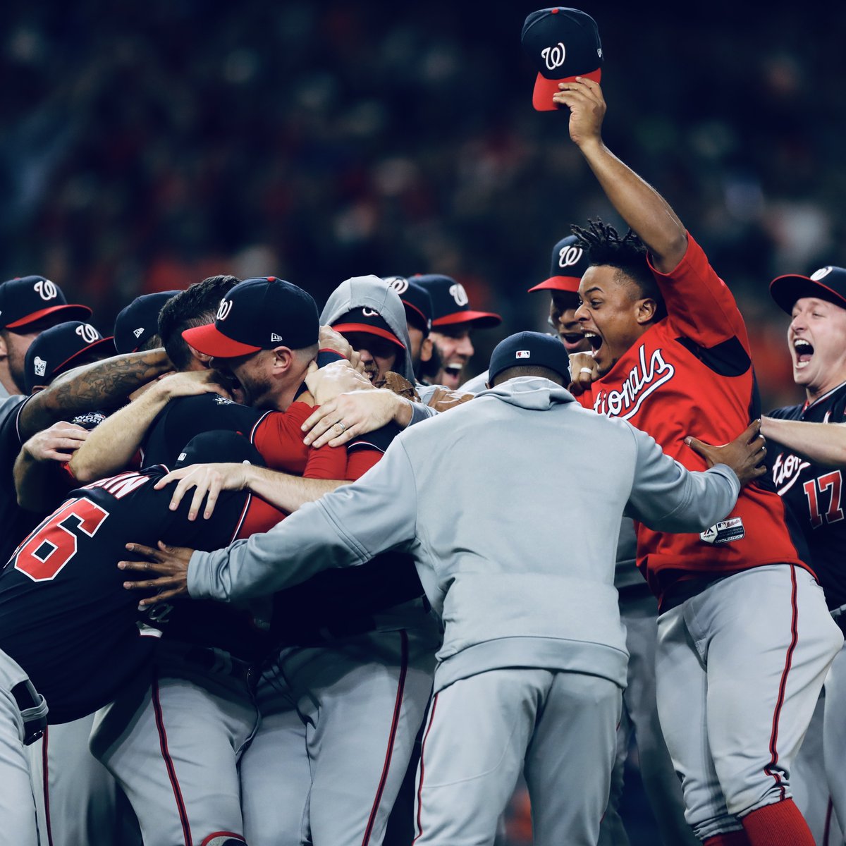 QuanFlix_'s tweet photo. 🚨 COD #ModernWarfare Giveaway🚨

Thanks @Nationals #STAYINTHEFIGHT #WorldSeries

To enter:

Like &amp; RT 🔁

Follow @QuanFlix_ and @Quanbotio 🔄

Picking winner 10/31 ⏲️

Good luck! 💪🏾 https://t.co/wxbw63jbQN