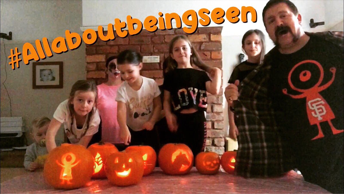 ialfromhell1's tweet photo. Halloween is for having fun with the whole familia gang crew tribe whanau https://t.co/lVVCL7ScJ7