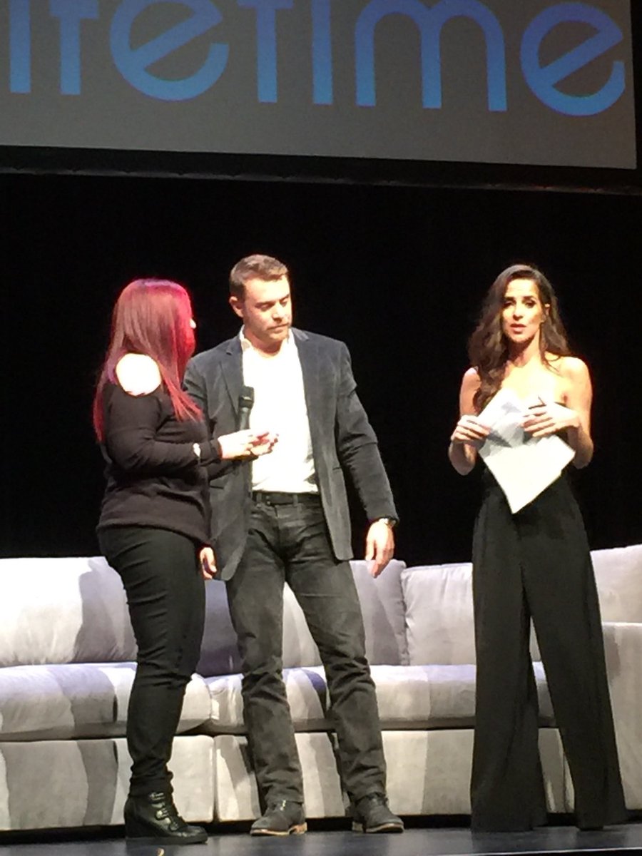 AngeliqueVargas's tweet image. When Kelly ripped up the script, I worked so hard to remember 😳 lol I died alittle 😂😂 #killylive #BillyMiller #KellyMonaco #onceinalifetimeevent #funtime #myfaves #dream