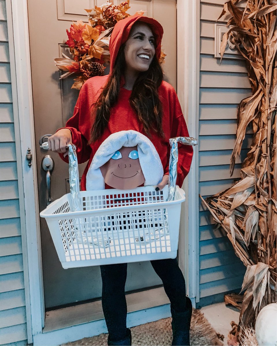 nicoleleffew's tweet image. E.T Phone Home ❤️🤳🏻 #DIYHalloweenCostume #37andahalfweekspregnant