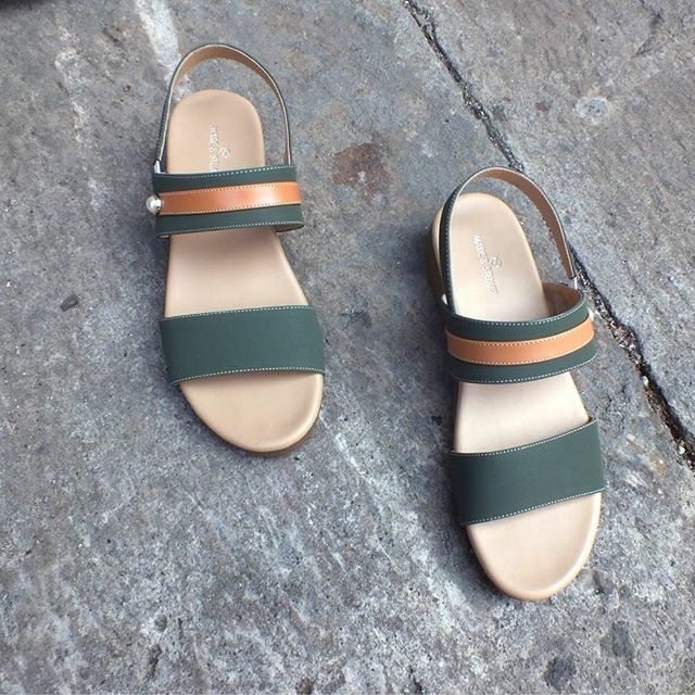 Ankle Strap Low Wedge Sandals in Green
Rp 229.000,-
New Arrival

marc-stuart.com

#marcandstuart #strappyheels #straps #strapseason #anklestrap #strapaddict #wedgesandals #lowedges #sandalwanitaori #sandalcewekbranded #sendalcewekkeren #sepatusandalkekinian #fashions…
