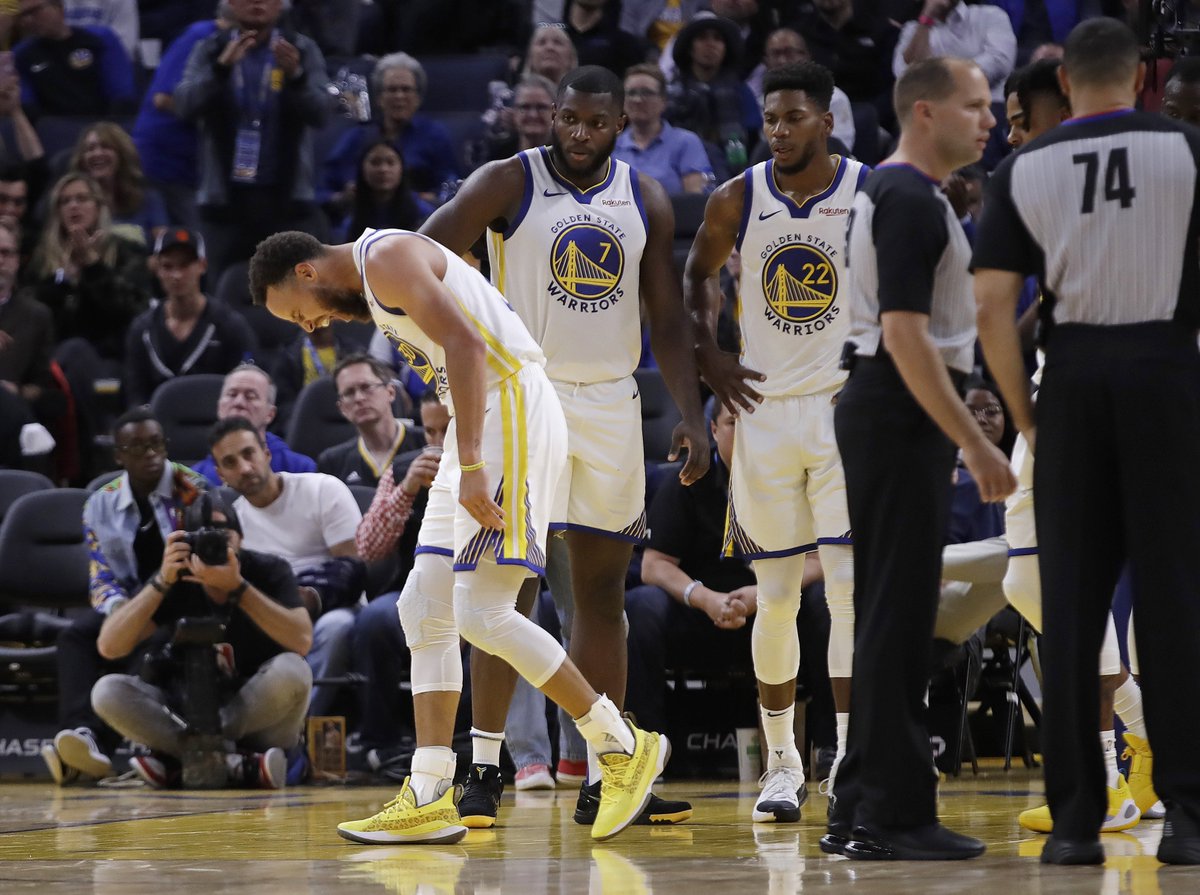 BleacherReport's tweet photo. Breaking: Stephen Curry has a broken left hand, per @ThompsonScribe https://t.co/cNVDXoeGof