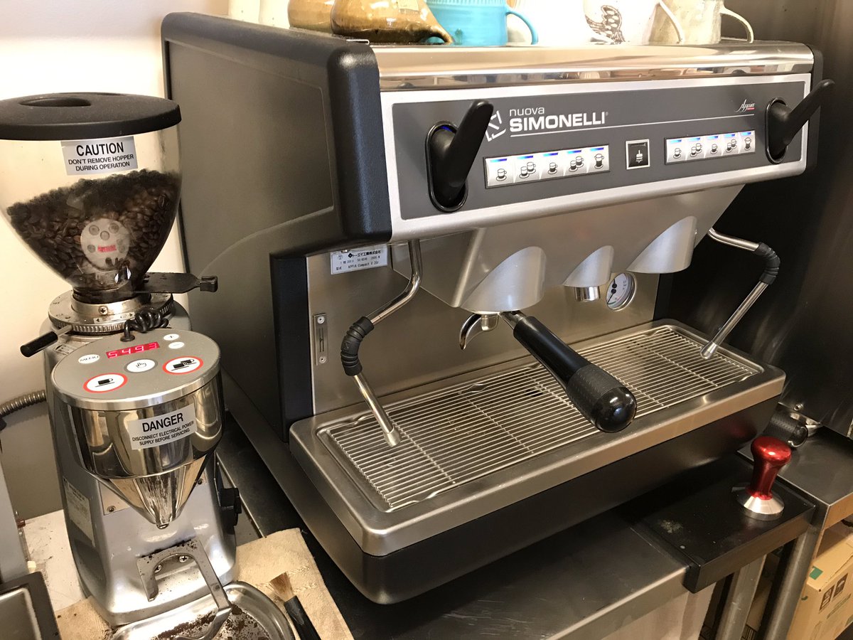 こんにちは
いよいよ明日より「陶と暮らし。」始まります。
今年はエスプレッソメニューもお出しできます。
本格エスプレッソマシンで、「カフェラテ」や「マロンラテ」「カフェモカ」などホットもアイスも！

会期　11月1日(金)〜4日(月・休日)
時間　09:00〜16:00(最終日15:00まで)