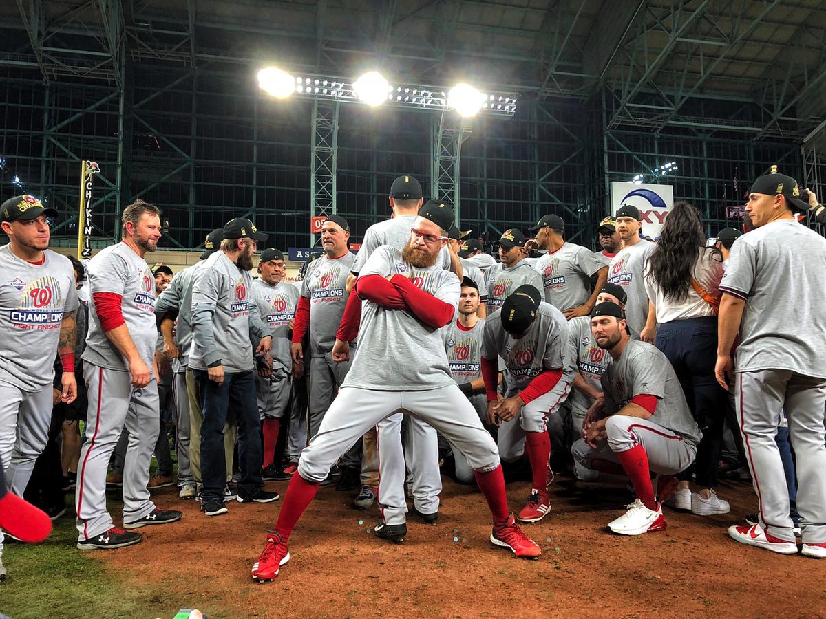 MLBNetwork's tweet photo. BIG #WorldSeries MOOD. #STAYINTHEFIGHT https://t.co/HUyzm7cbNS