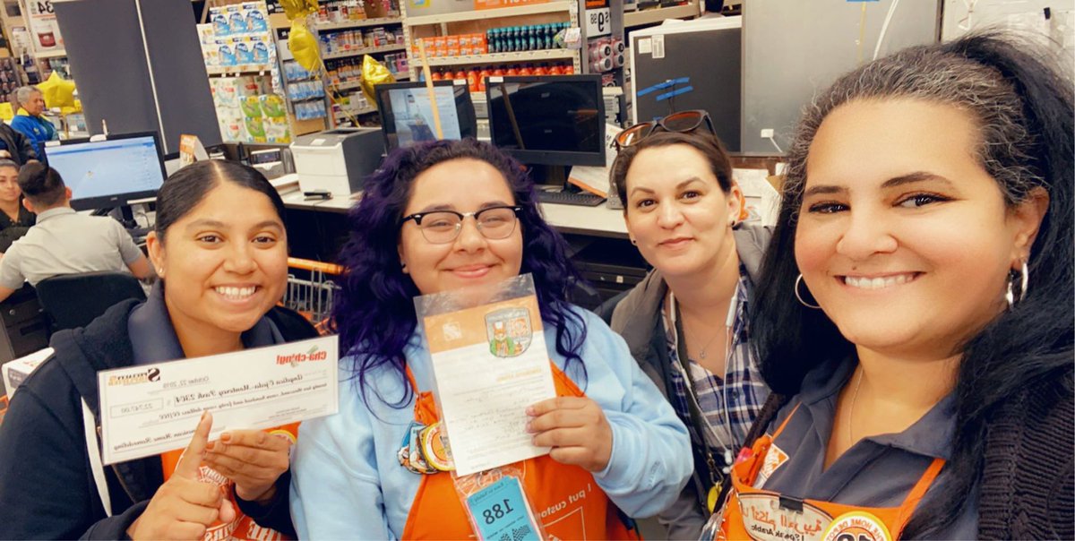 gutierrez1423's tweet image. Here’s the scoop of today’s class 🍎📚 Congratulations to Angelica on her $22k Bath Remodel💰 Big thanks to Sylvia and Ray for stopping by for a pk. #PacCentralSAW @DavidHoyTHD @FrankSASM2304 @OrmondLsormond @PaulKellyTHD  @lupeadiaz @ilokeyou @HVAC_RAY
