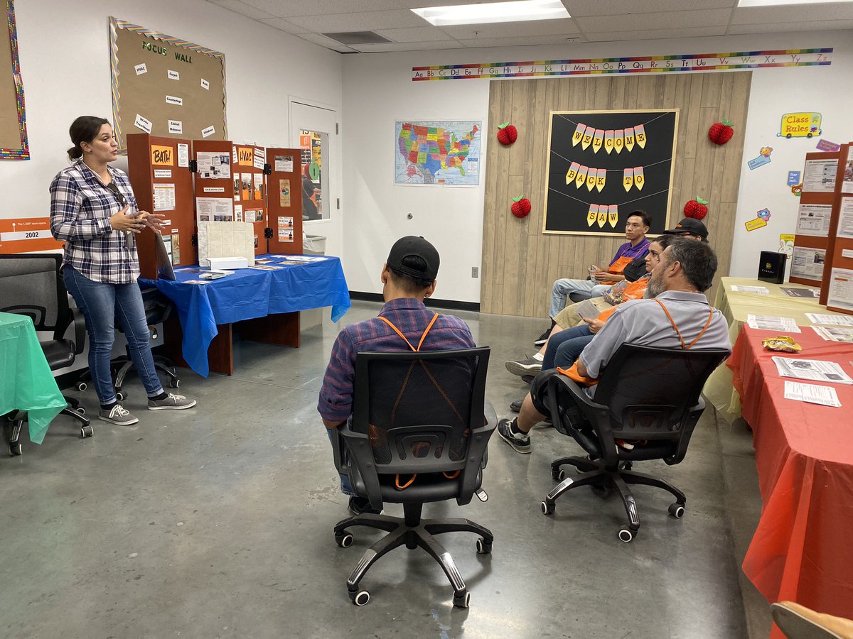 gutierrez1423's tweet image. Here’s the scoop of today’s class 🍎📚 Congratulations to Angelica on her $22k Bath Remodel💰 Big thanks to Sylvia and Ray for stopping by for a pk. #PacCentralSAW @DavidHoyTHD @FrankSASM2304 @OrmondLsormond @PaulKellyTHD  @lupeadiaz @ilokeyou @HVAC_RAY