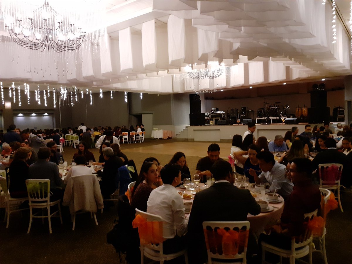 Finalizamos la reunión con la cena tradicional de despedida. Muchas gracias a todos y ahora toca disfrutar y relajarse