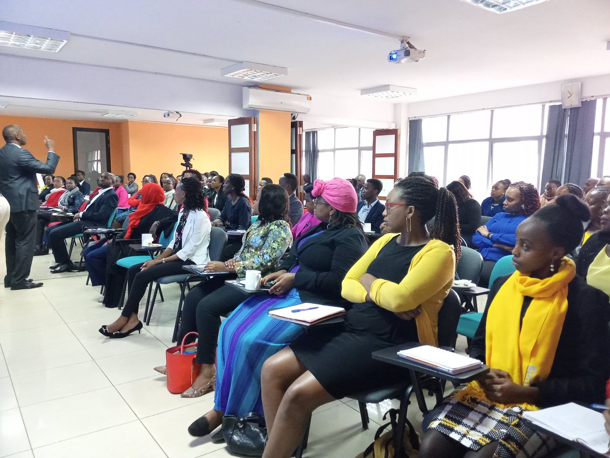 Centonomy's tweet photo. The difference between your best decision and your worst one is Emotional Intelligence #CentonomyHrBreakfast
#CentonomyCorporateTraining
#Centonomy https://t.co/vREQFcT6Bl