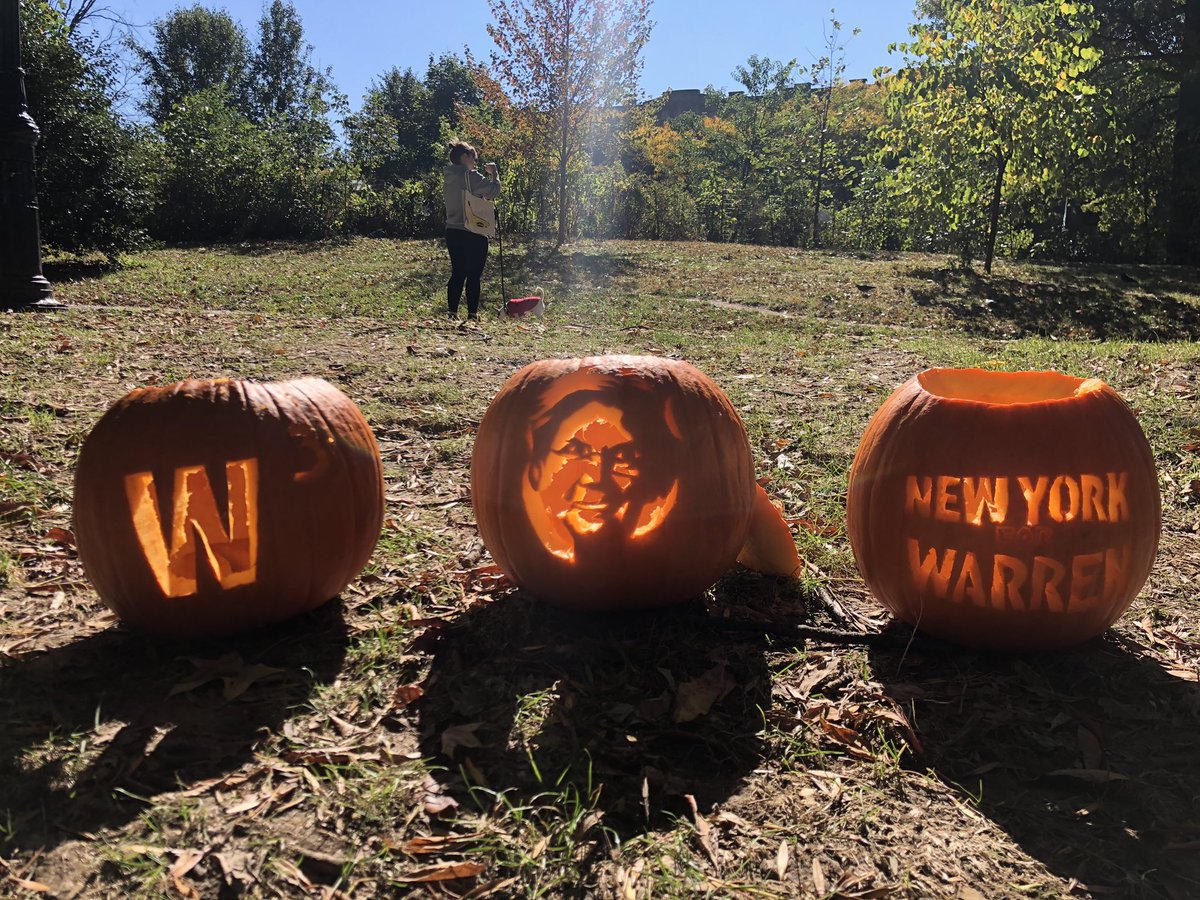 NYC4Warren's tweet photo. @persistingpump1 #persistingpumpkins @izzysamsic #Hallowarren @Brooklyn4Warren https://t.co/R577Y33tV3