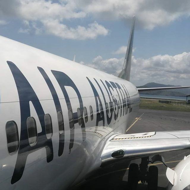 pwitz1's tweet photo. Milieu #mayotteairport #airaustral #b737 https://t.co/bDRbxkYshl https://t.co/9sHwfeA0Rr