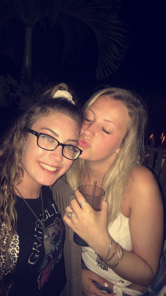 maddiedawson6's tweet photo. Happy bday @CKaniowski 😍 hope it’s a good one, love and miss you tons :( https://t.co/Z2IO20FNXB