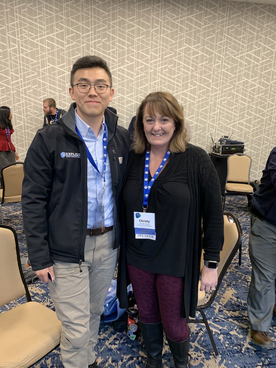 Christyy41's tweet photo. At the #UX Day Leadership Development Workshop with my mentee Xiaojian. Thanks for the opportunity @UXDayHFES #HFES2019 #mentoring https://t.co/ldyvVomzEh