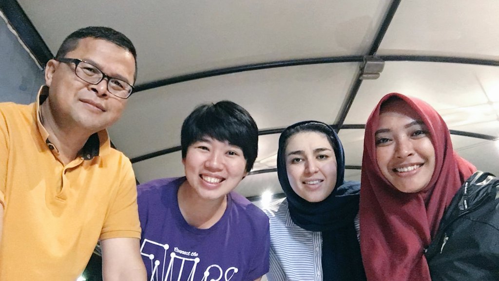 connie_gan's tweet photo. #halloween2019 Getting a #plantastic #dinner at our favourite place - @LovingHutHQ #PlantBasedDiet @vegan #yummy #foodies #PhdMates #healthrisk @PhDStudents Let's try @LovingHutID #Surabaya next time. https://t.co/adjpSlAxmV