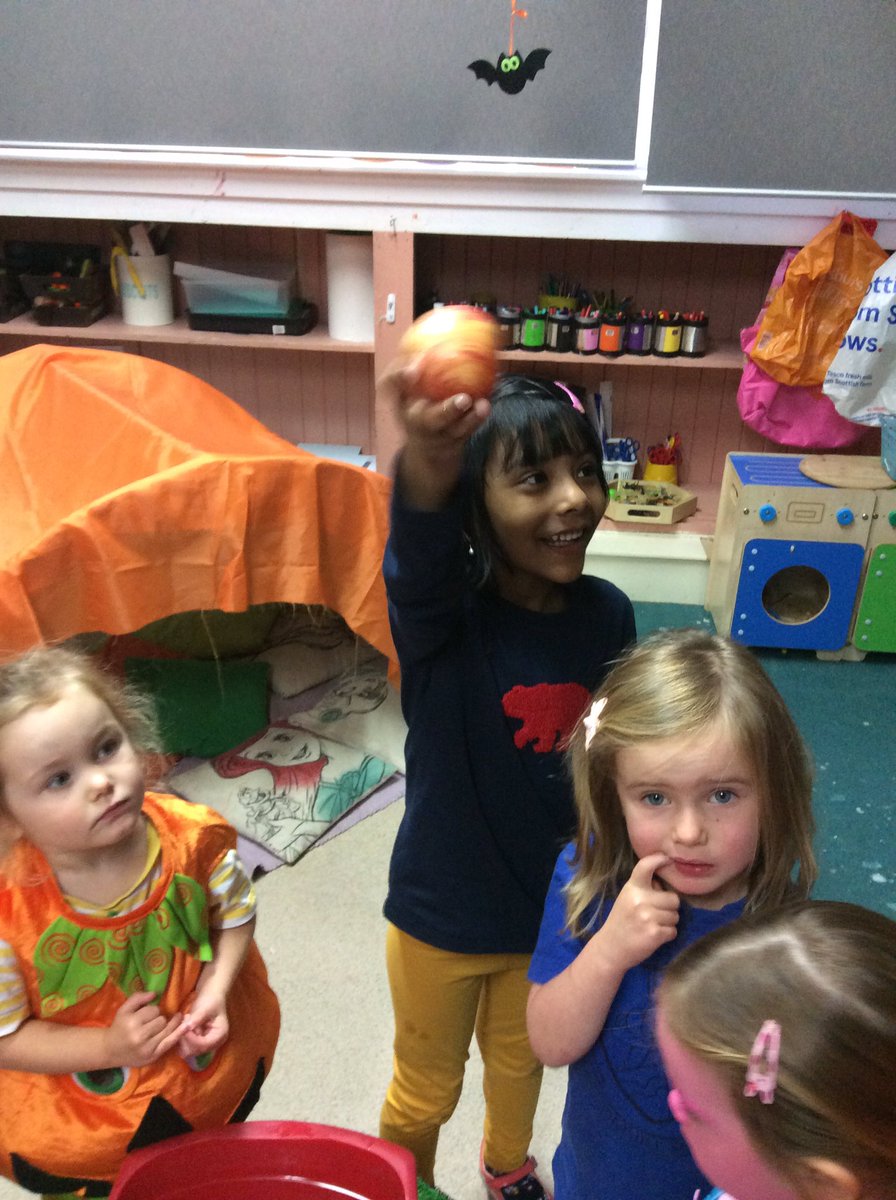 petrova_mrs's tweet photo. Spooky fun at our nursery Halloween party! ππ»πΊ #discodancing #dookingforapples @petrova_mrs @SchoolBroomhill https://t.co/SiADOxKAue