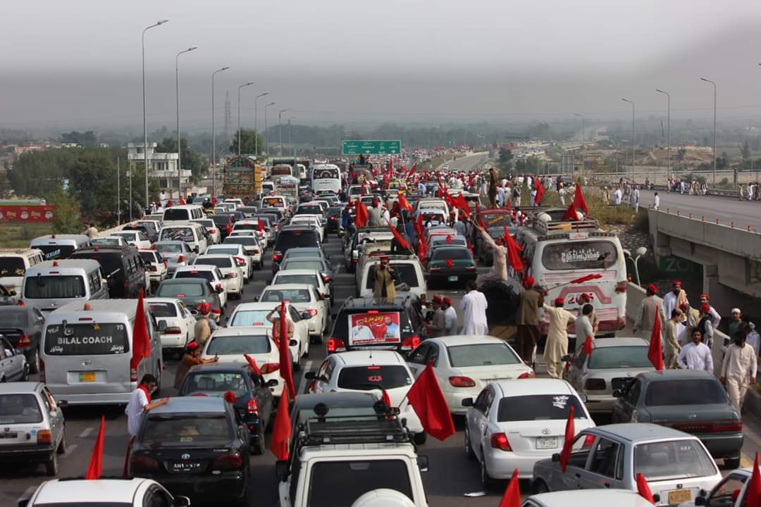 TalhaMomand's tweet photo. Red revolution on the way to islamabad @a_siab @AsfandyarKWali @MianIftikharHus @ShaguftaMalik12 @Palwasha_Abbas @sanagulzar07 @BushraGohar @Gulalai_Ismail @SPOX_ANP @s_jafarshah @AsgharAchakzaii @AyubKAsharay @SamarHBilour @aftabsherpao @MoulanaOfficial @MaizaHameed @LalamusaPP https://t.co/2CXiUkIrKi