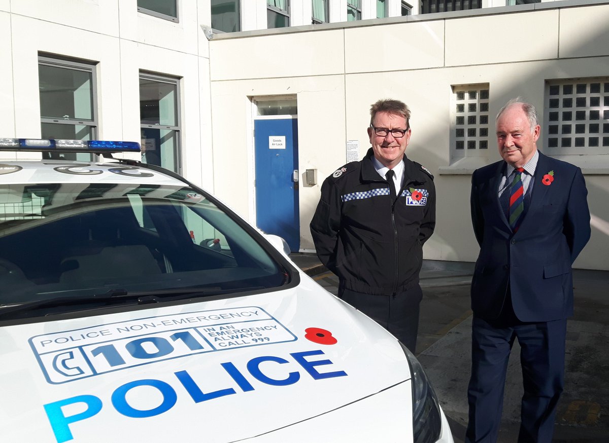 warkspolice's tweet photo. This month we will be supporting #RemembranceDay by adorning marked #police vehicles with the symbolic red #poppy while they are out &amp; about on patrol across the county throughout November @PoppyLegion #PoppyAppeal #OperationPoppy  #ArmedForces https://t.co/TFlIhc3xYb https://t.co/bPQLeVS6iH