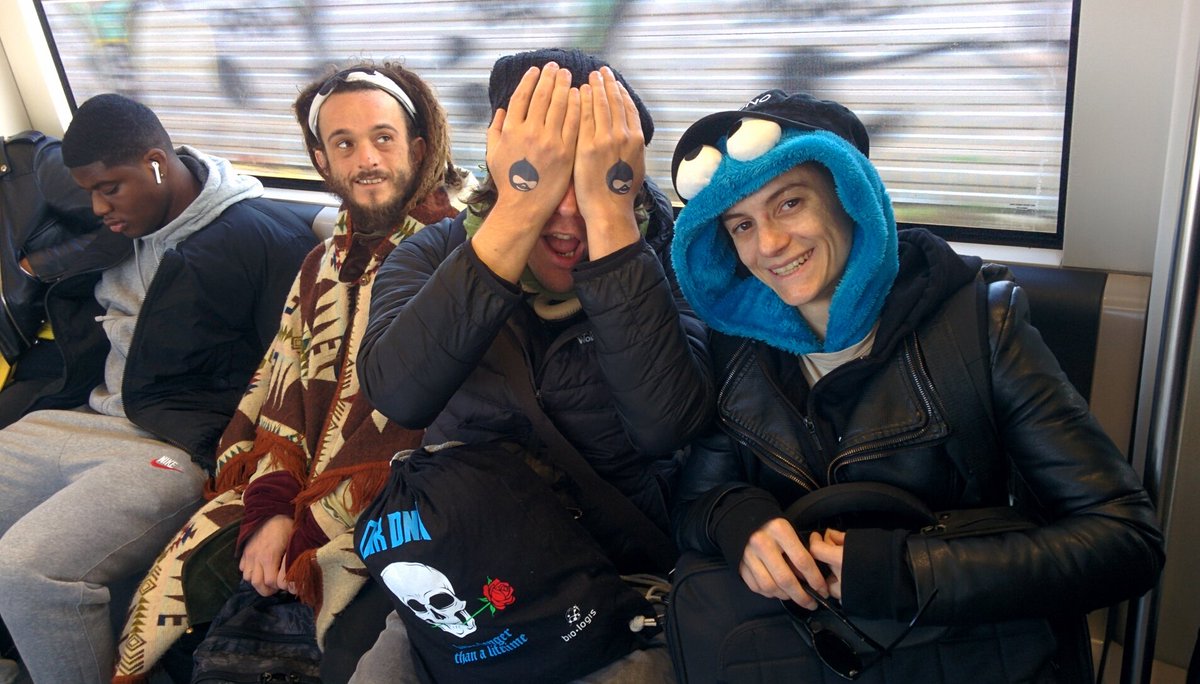 acolono's tweet image. .@NikaMatzenauer and @alexs__z on their way to the #DrupalCon sprint today. #halloween2019 #IMadeDrupal9