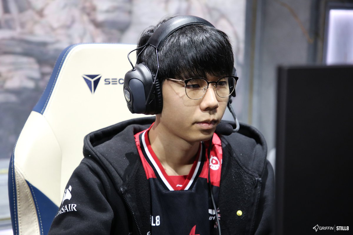 TeamGriffinLoL's tweet photo. #2019worlds Quaterfinals📸

롤드컵 기간 동안 응원해주신 
팬분들께 진심으로 감사드립니다.

- 전체 사진: https://t.co/PTuF8P4NEB

#FlyGriffin #GRF #FINPIC https://t.co/O6VdgF3zL2