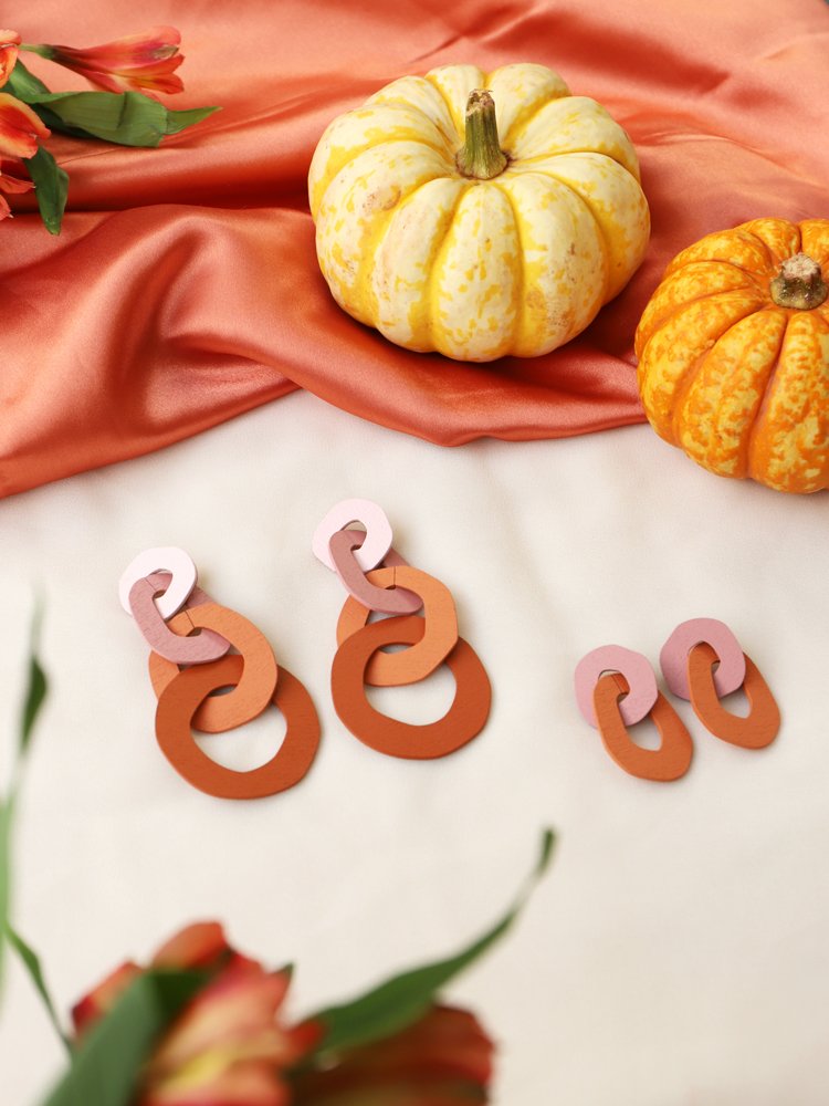 We're getting in the #Halloween spirit in the studio today! Read our blog to see what pieces we're wearing...🎃 wolfandmoon.com/blogs/news/hal…