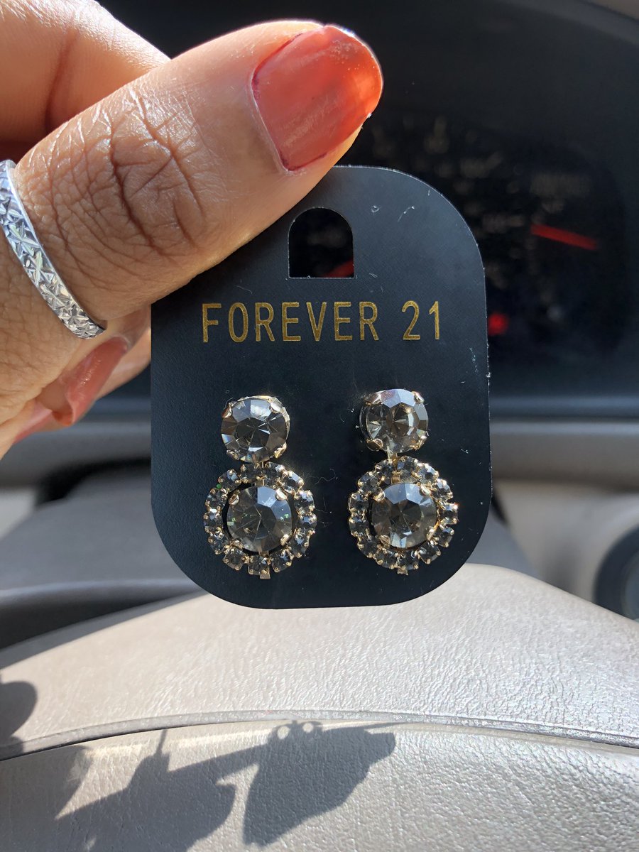 oakstyleng's tweet photo. Stylish & Simple but Statement making earrings
Why don't you treat yourself to these babies 😍
Price: N2,000 each
Send a DM to order
#OAKstyle
@joy_sukykash @_Jentastic_ @Lusshh_ https://t.co/CHxl9rEz7I