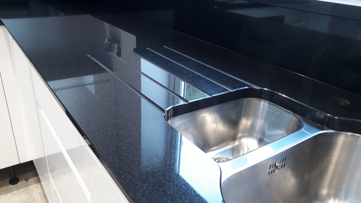 AMD_stone's tweet image. One of our recent installations made out of 30mm thick Supreme Black Granite, finished with a sharks nose edge profile!

Superb 👌

#graniteworktopspecialist
#amdstoneproducts
#graniteworktopsnorthwales
#graniteworktopswrexham
#supremeblackgranite