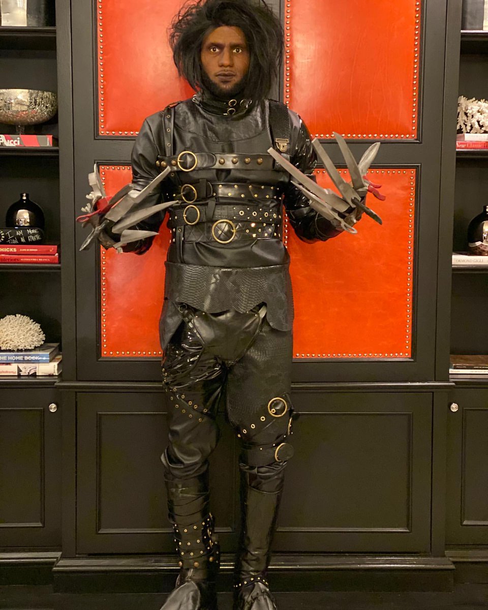 Ballislife's tweet photo. LeBron James is LeDward Scissorhands
#halloween2019 https://t.co/PjWpeppLgn
