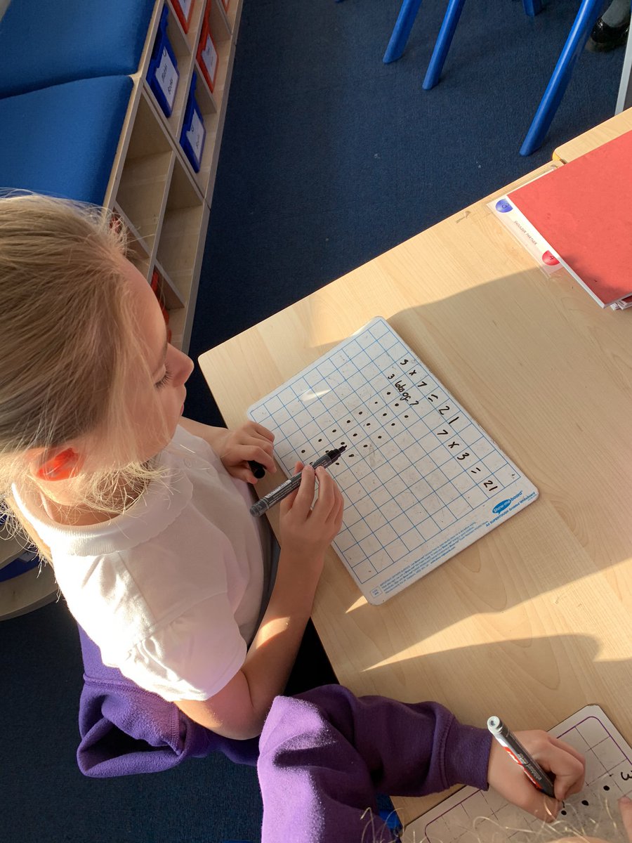 OJA_Brumby's tweet photo. Children in year 3 have been investigating the 7 times table and have used arrays to help organise their thoughts. I think, from that smile, that they might be enjoying the challenge! #OPAMaths #OutwoodFamily https://t.co/2cidoIcmvf