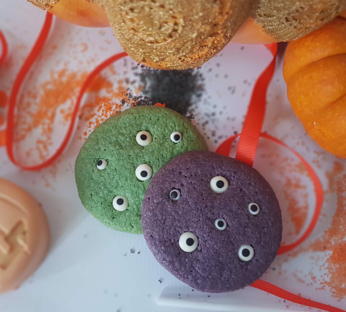 Happy Halloween to all those #ghosts, #ghouls, #witches and #warlocks! 
Whether you’re throwing a spooky #Halloween party or trick or treating we’ve got you covered! 
Get your claws on our #Creepy cookies, #Mummy ‘Pops &amp; #Pumpkin Cruffles today to complete your feast! 🎃👻🧟‍♀️