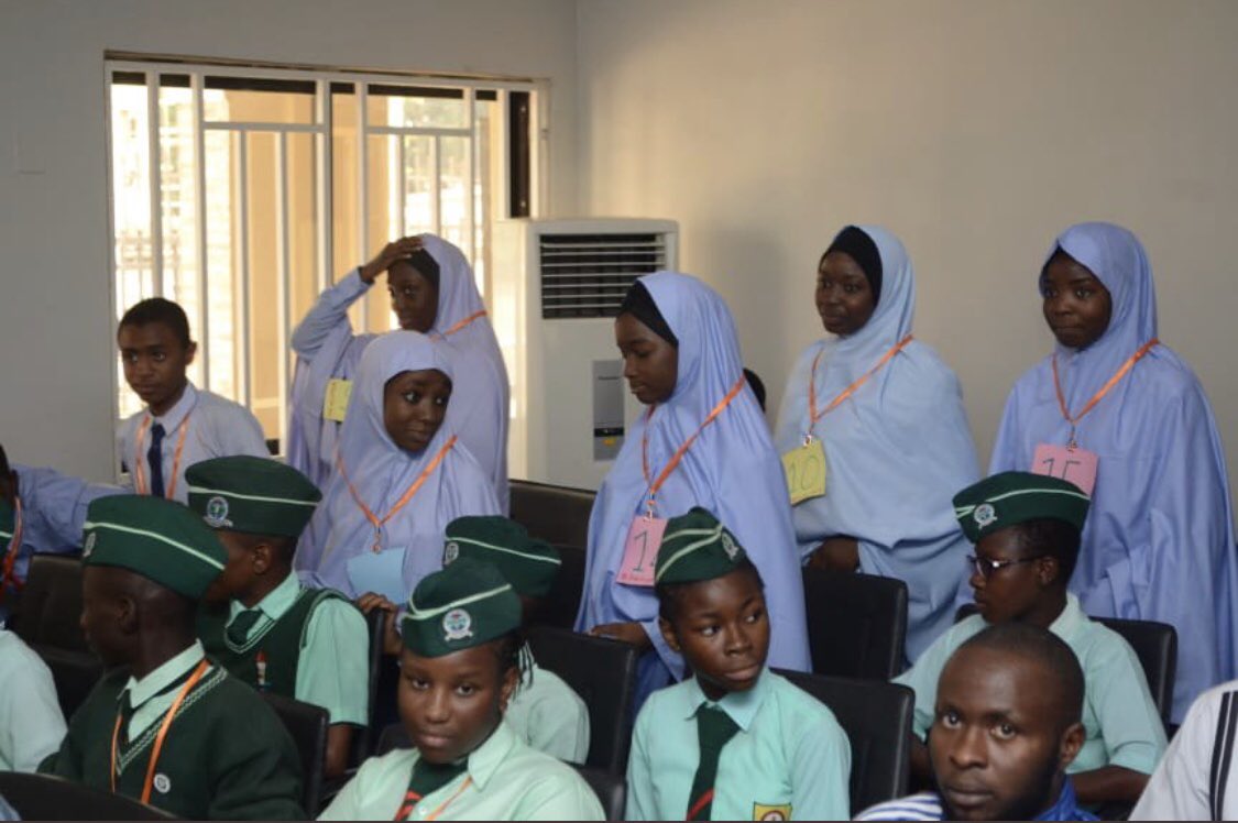 AlitqaanAcad's tweet photo. The entire amazing Al-Itqaan Academy students that participated in the 2019 @PaSPrize STEM and Spelling Bee competition.
#Pasprize2019 #ExcellenceThroughHardwork https://t.co/JIGMTOwR7C