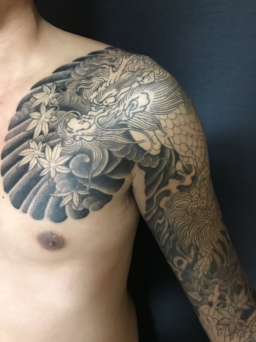 刺青 仙台タトゥースタジオ昌芳 Sur Twitter 麒麟のボカシ３回目です おそらく 後２回も通えば完成ですかねー ブラックアンドグレーですので 完成は早いです 仙台タトゥー 仙台和彫り 仙台刺青 和彫り