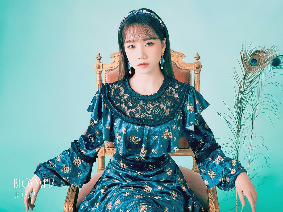 BlueMarimong's tweet photo. 순서대로 유리 예나 채원 인줄 https://t.co/pWaOx9jiQY
