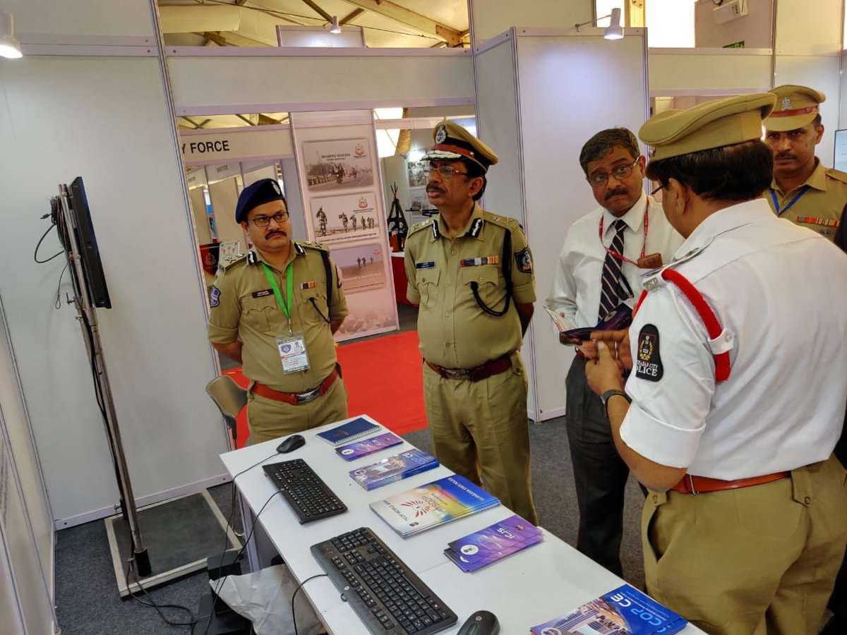 TelanganaDGP's tweet image. #TelanganaStatePolice @ Kevadiya,Gujarat.
Representing the initiatives at - 
Exhibition on Integrating #TechnologyInPolicing