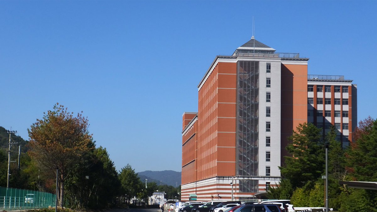 広島国際大学 心理学科 健康科学部 今日の東広島キャンパスは とっても心地のよい秋晴れです がんばっていきましょう 写真は Am10 00頃 学生寮から3号館に向かう途中で撮りました O 広島国際大学 心理学科 秋晴れ 青空 秋 晴れ 東広島