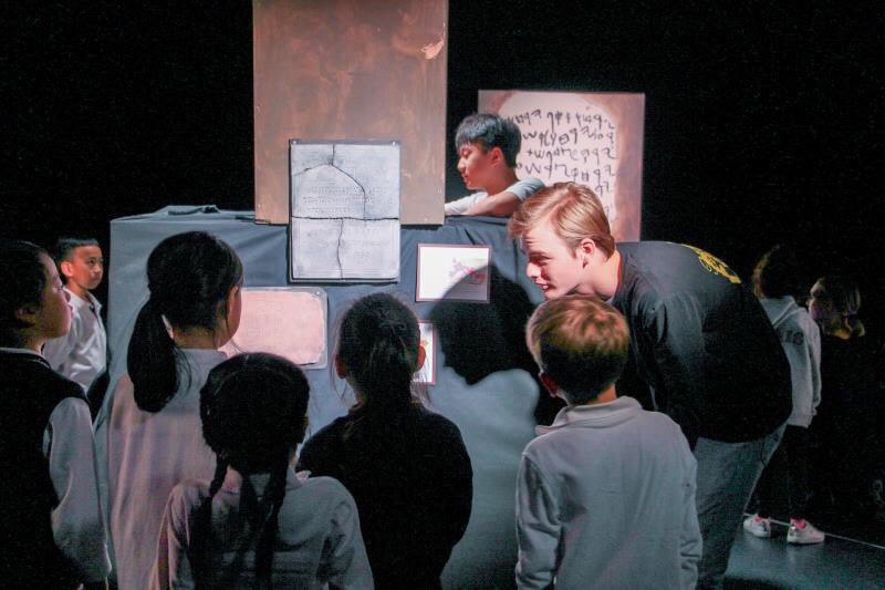 glaubis2's tweet photo. These Gr.10 SS sparked curiosity in Gr.1-2 SS during their museum exhibition of the origins of language. All props and presentation by MYP Drama SS. #mypchat #langchat #mypdrama #qaislife @QAISEdu @joshuadhatt https://t.co/IxHIkJuwII