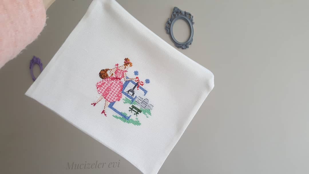 İsme Özel Etamin Çanta
#crossstitch #crossstitching #xstitch #xstitching #handwork #handmade #etamin #kanavice #kanaviçe #elişi #kanaviçeçanta #etaminişi #dmc