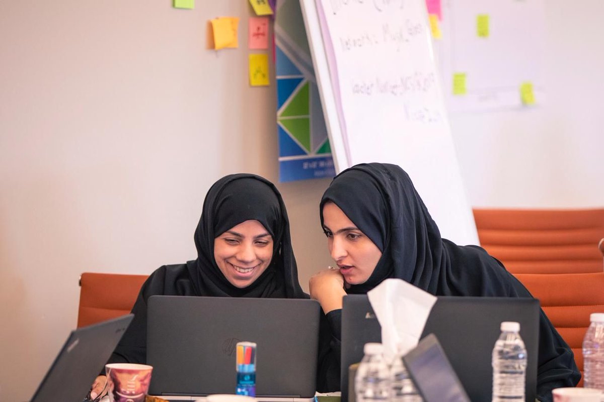 NCSIOman's tweet photo. Deep thinking,high morale &amp; perseverance is a motto to the participants using the available analysis tools,backed by the skills they obtained in design thinking &amp; Ai training themes.

#Gulfstatisticalforum2
#GulfDatathone https://t.co/RBwXTjGhEo