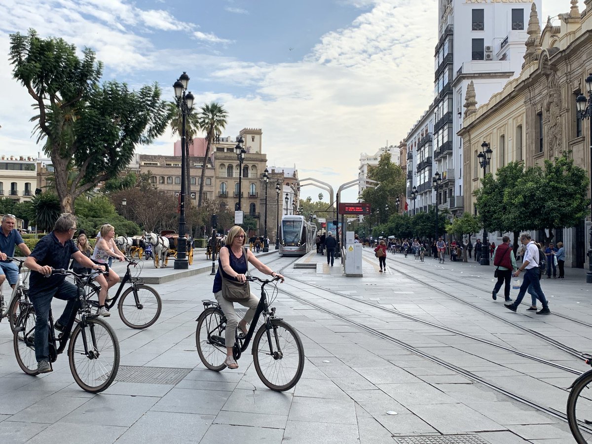jodigo27's tweet photo. Not difficult to see how bikes and trams can share space effectively...no pressures of traffic from motor vehicles. Seville, like many other European cities have put active travel at the top of the agenda #Seville #citycycling https://t.co/kvzDKXTRG5