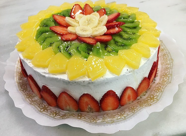 pasteleria_MH's tweet photo. Deliciosas tartas de frutas para los más sanos y golosos en Bollería Pastelería Mariano Hernández ¡Encarga ya la tuya! Tel.: 920 21 29 95
#pasteles #bollería #Ávila #murallasdeavila #MarianoHernandezPasteleria #tartas #torta #pasteldefrutas https://t.co/LfEoI6zrJX