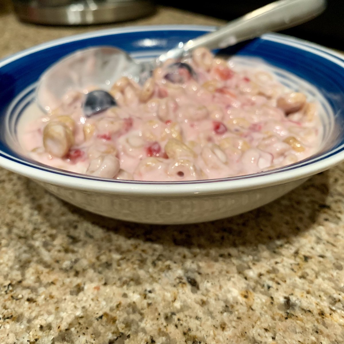 mer_marko's tweet photo. **Me after working at a country club restaurant all day:

“Alright everyone tonight’s feature is honey toasted whole grain oats and fresh local berries with a strawberry Greek yogurt créme. Vegetarian and now gluten free thanks to General Mills. Heard?” https://t.co/8vktbibRXV