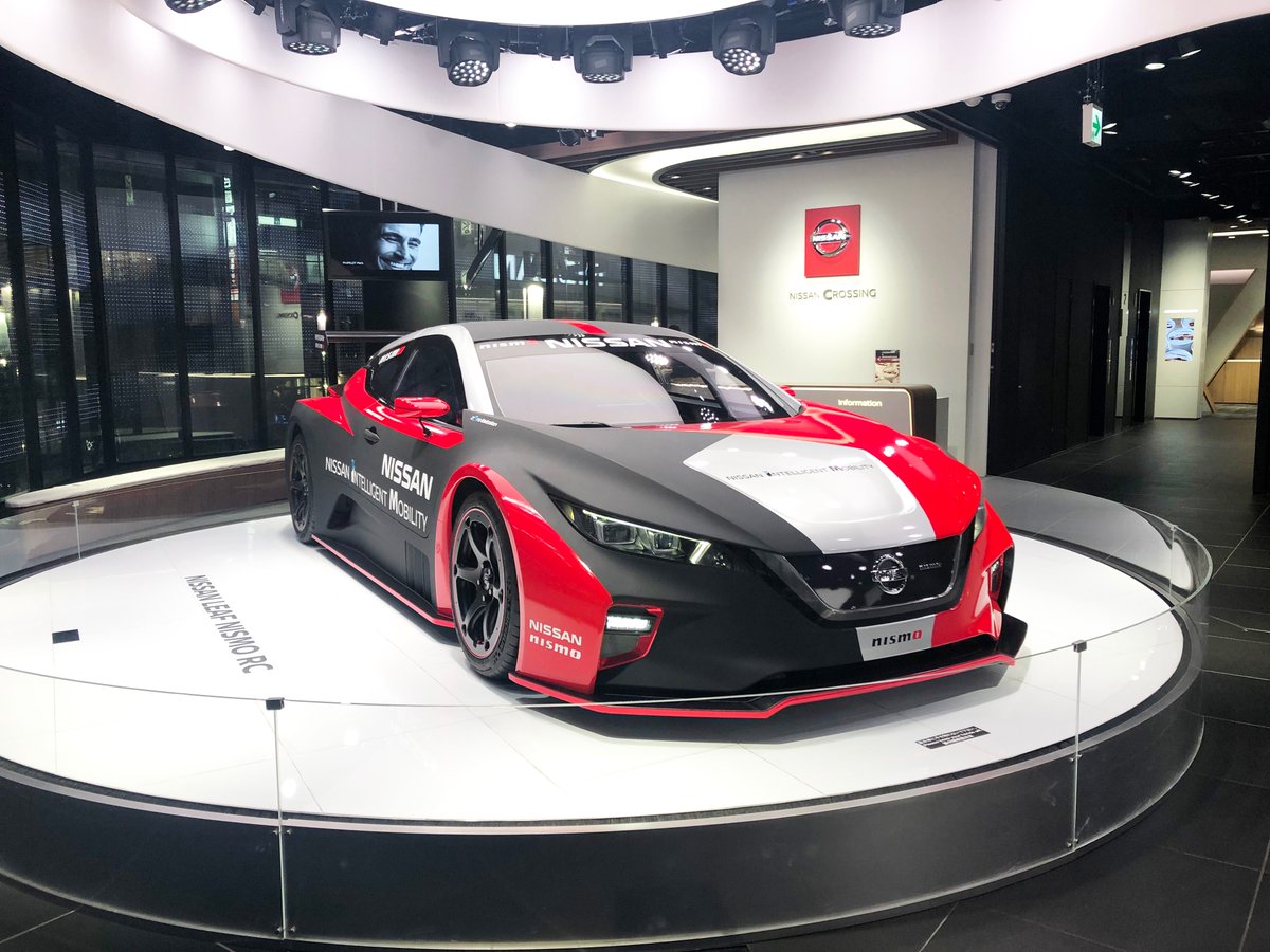 日産自動車株式会社 Nissancrossing 便り 10 22発表の新しいデザインを纏った Nissan Formulae Leaf Nismo Rc を世界初公開 日産本社ギャラリーや 東京モーターショー の会場でもらったステッカーを見せるとオリジナルマキアートも
