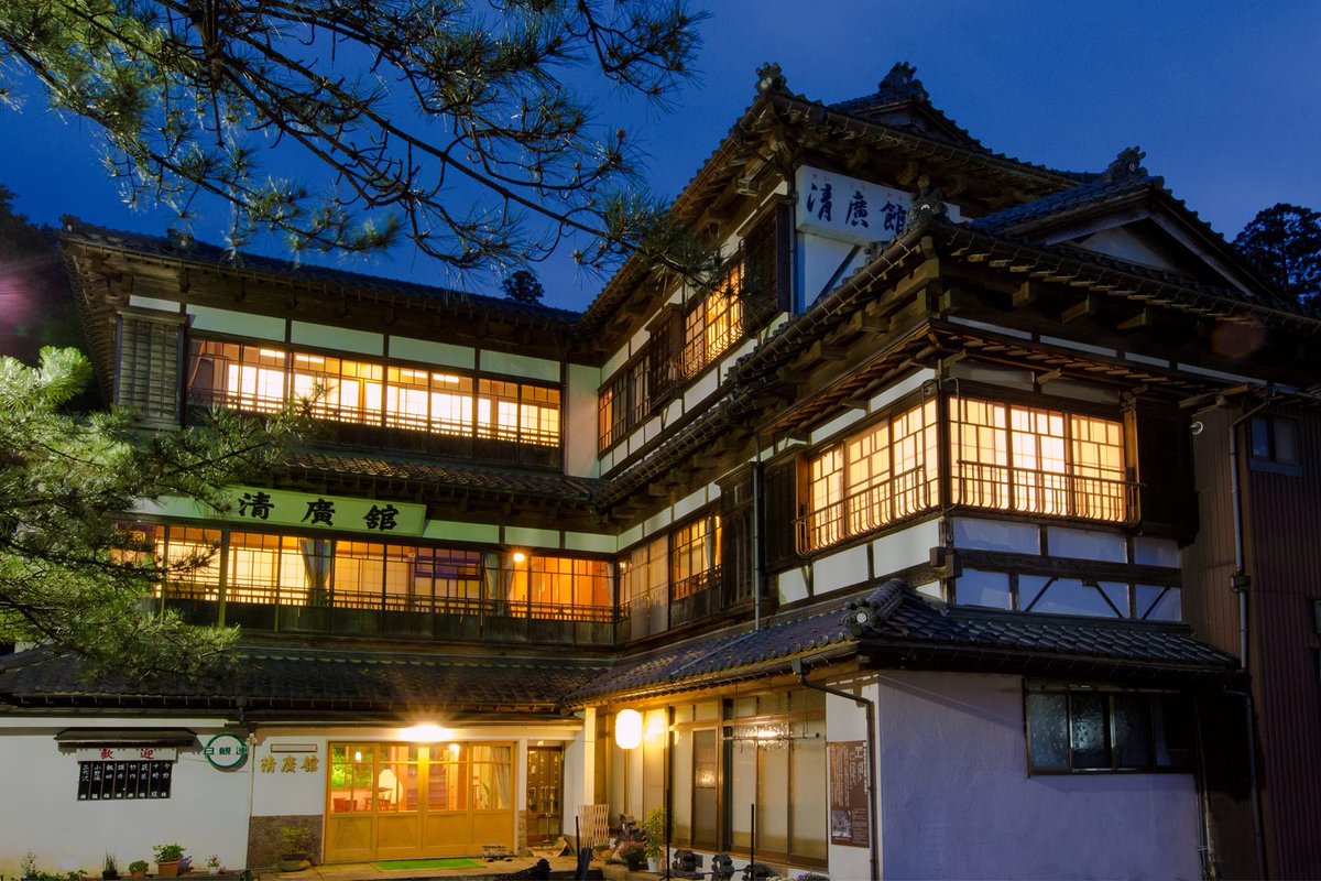 MofaJapan_en's tweet photo. #JapanBrandProgram: Ms. Noriko Seino, landlady of “Seikokan” (a traditional Japanese hot spring inn in Niigata) visited Helsinki, Stockholm & Dublin. Through her lectures & workshops, the audience virtually explored #onsen #ryokan as well as spirit of hospitality or #omotenashi. https://t.co/p4CGRrPwX8