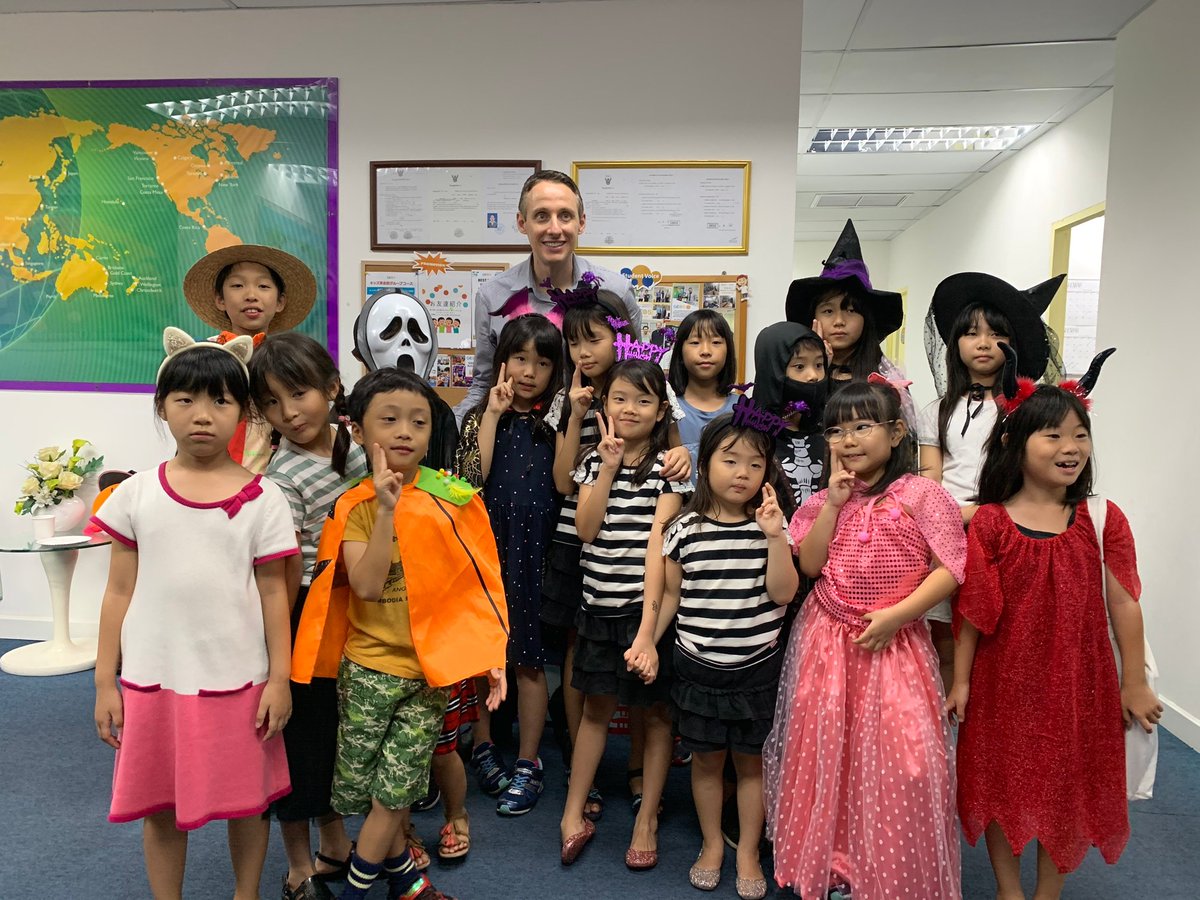 geosbangkok's tweet image. 今年のハロウィンはみんなでマシュマロ菓子を作りました！！ 🎃👻 #geosthailand #studywithgeos #studyinbangkok #languagelearning #halloween2019