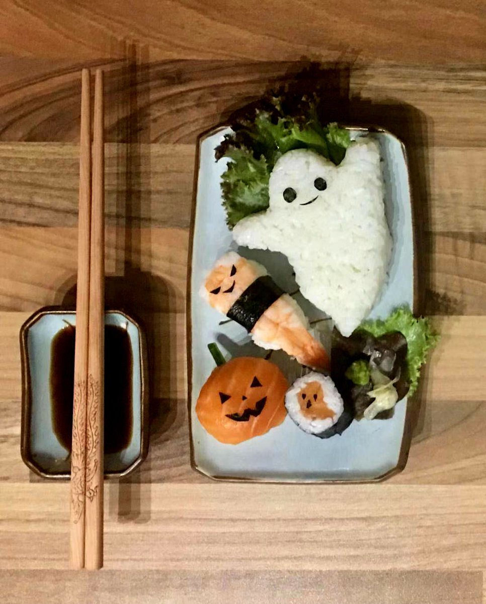 Oriento8's tweet photo. Have a spooktacular halloween! 🎃 #halloween2019 #Halloween #HappyHalloween #nigiri #sushi #oriento https://t.co/FG7Ge36s9B