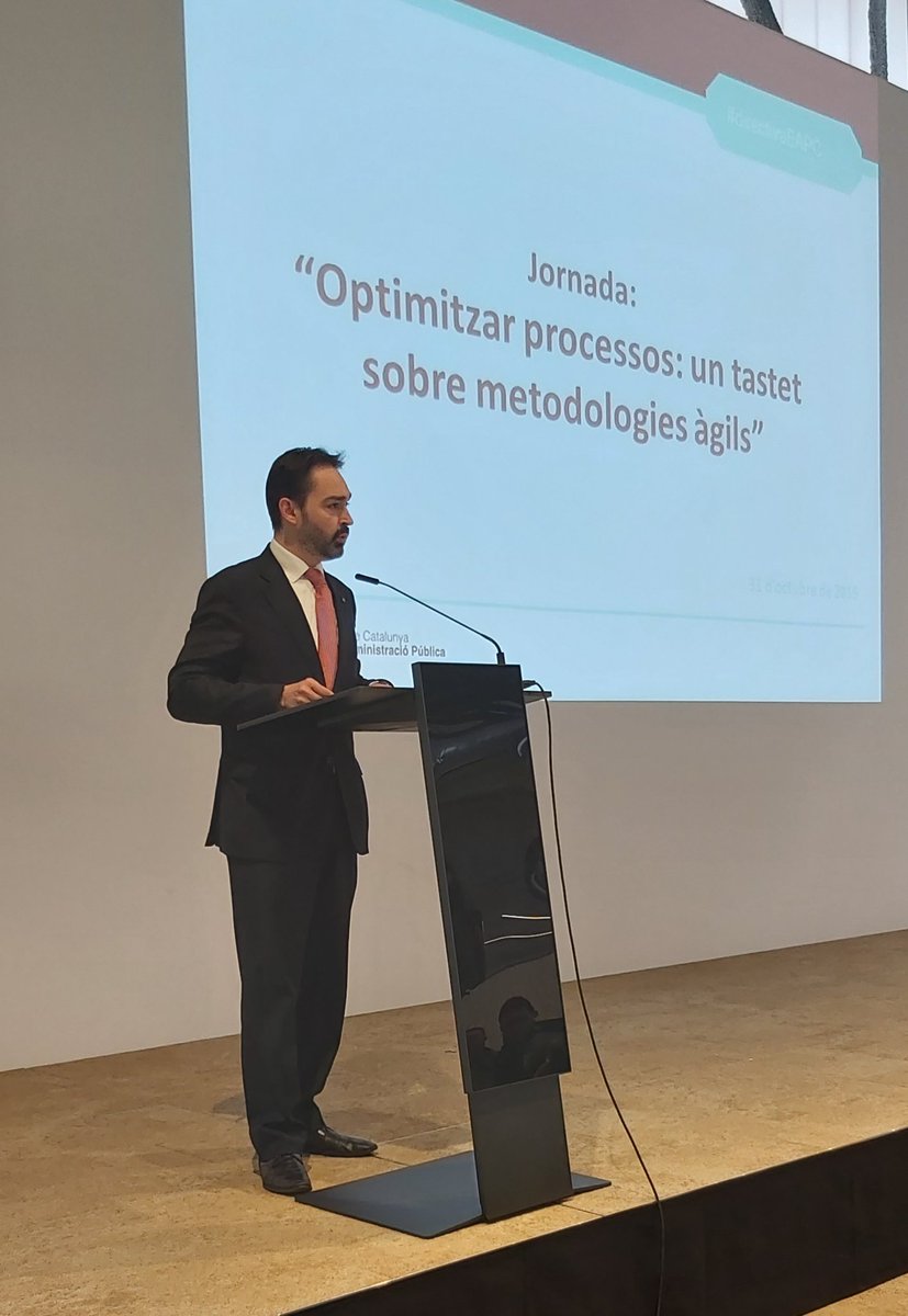 📆 Comença la Jornada: “Optimitzar processos: un tastet sobre metodologies àgils”.
🎙️ Benvinguda a càrrec de Xavier Gatius, secretari general del Departament de Polítiques Digitals i Administració Pública, i director en funcions de l'EAPC. #metodologiesàgils #DirectivaEAPC