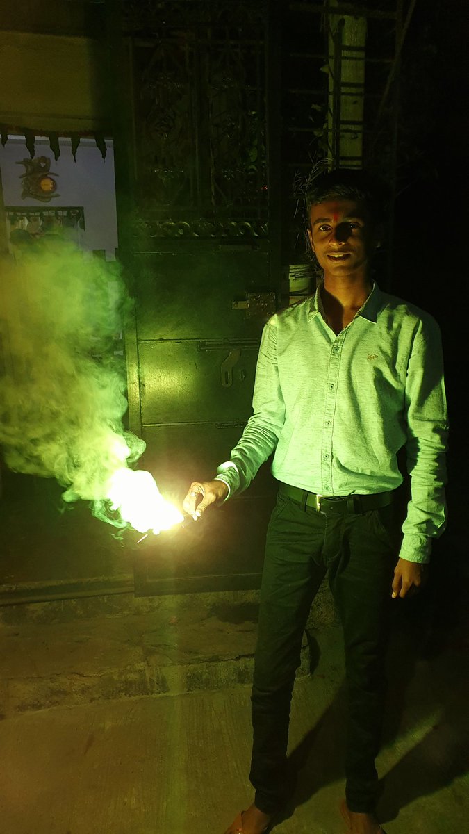 max_is_here_01's tweet photo. DIWALI💥💥👑👑❤❤👻👻 https://t.co/uzLrR9UyTS
