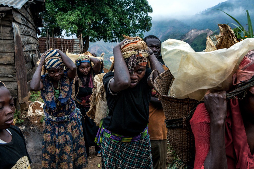 NawartPress's tweet photo. [:fr]La révolution des femmes mineurs est en marche au Congo[:] https://t.co/a6L7XyyKdk https://t.co/ZLG1Q3wbqR